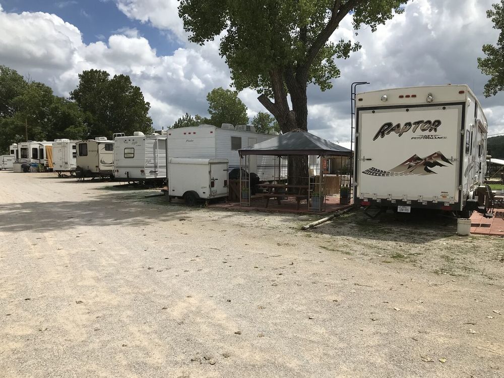 1239 Willow Beach Rd, Graford, TX 76449
